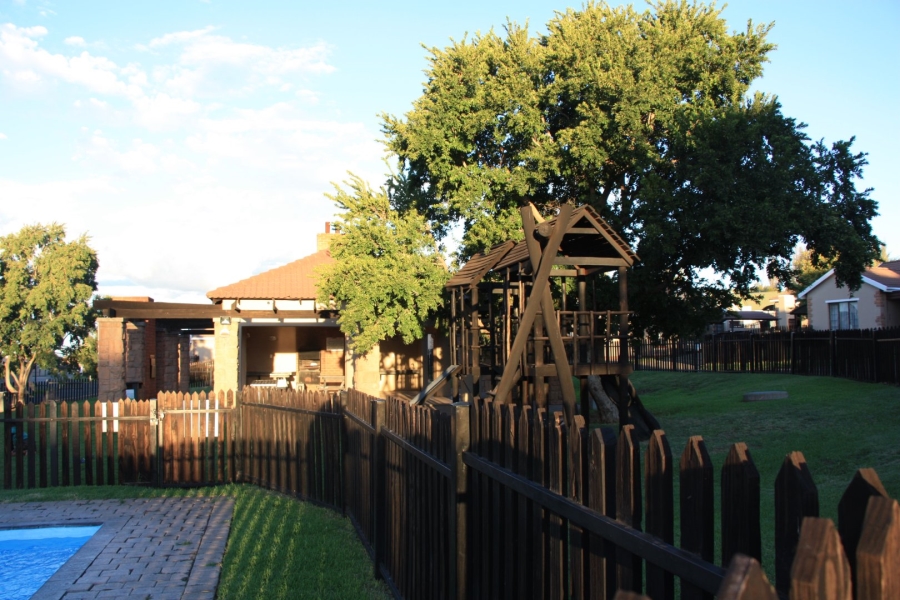2 Bedroom Property for Sale in Hillside Free State